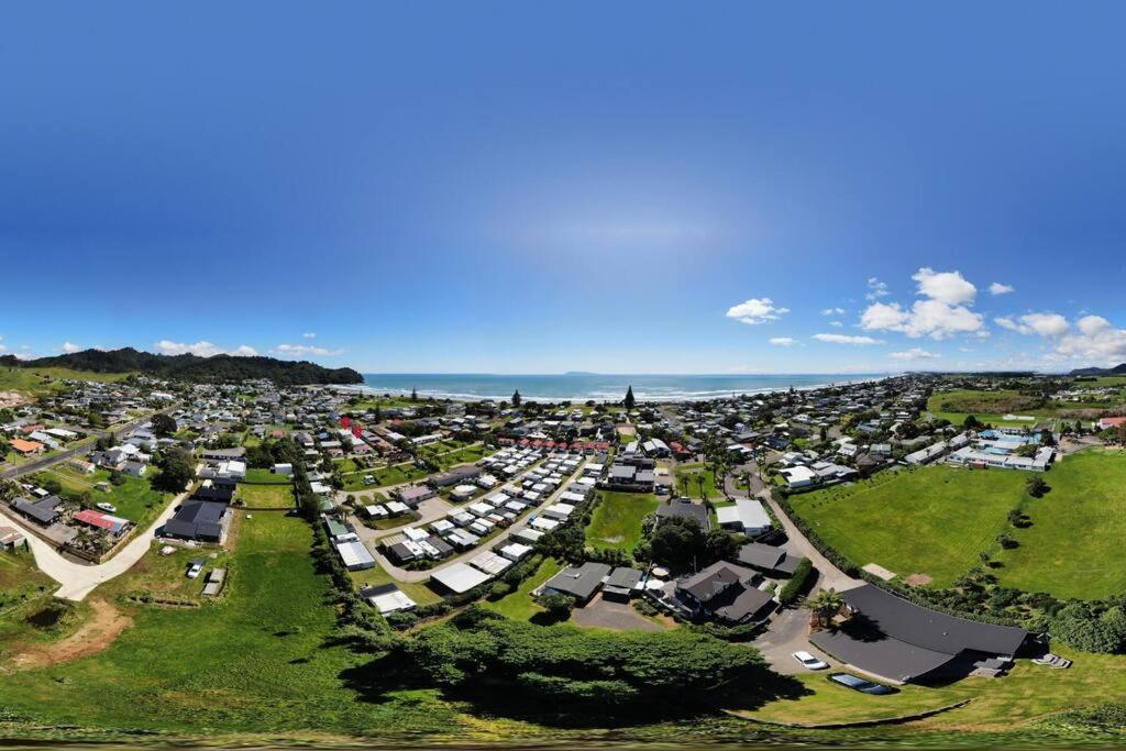 Another On Leo Waihi Bagian luar foto
